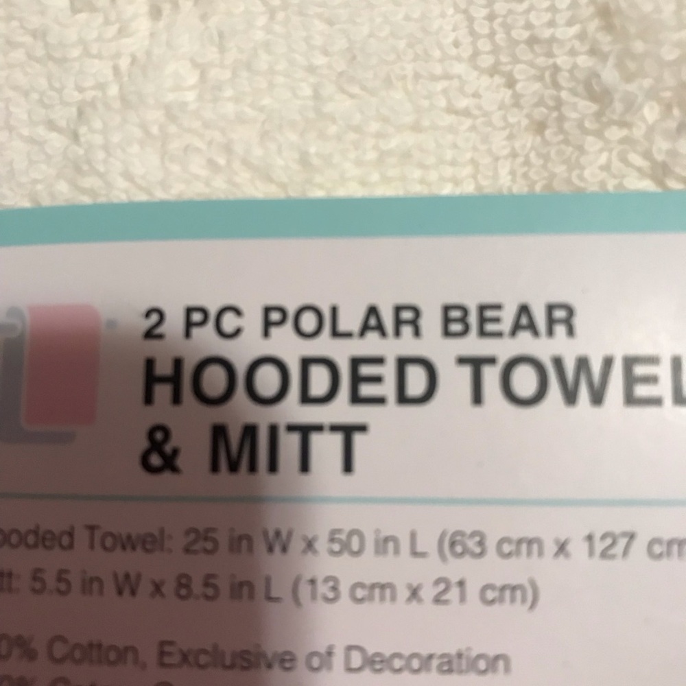 Kids hooded towel and mitt (no offer unless you bundle) please - Picture 4 of 7